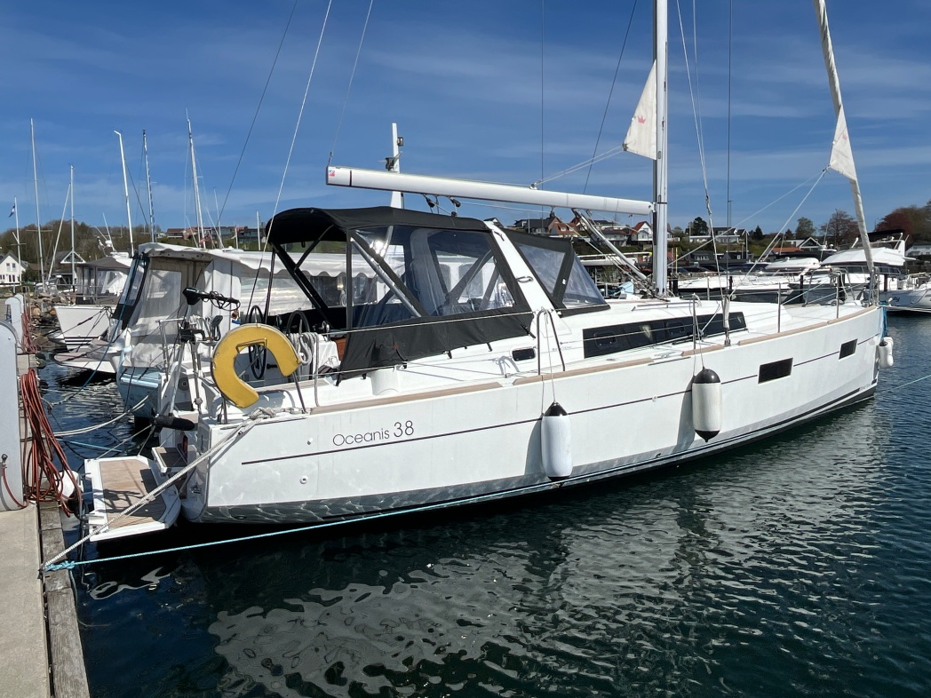 Beneteau Oceanis 38 for sale