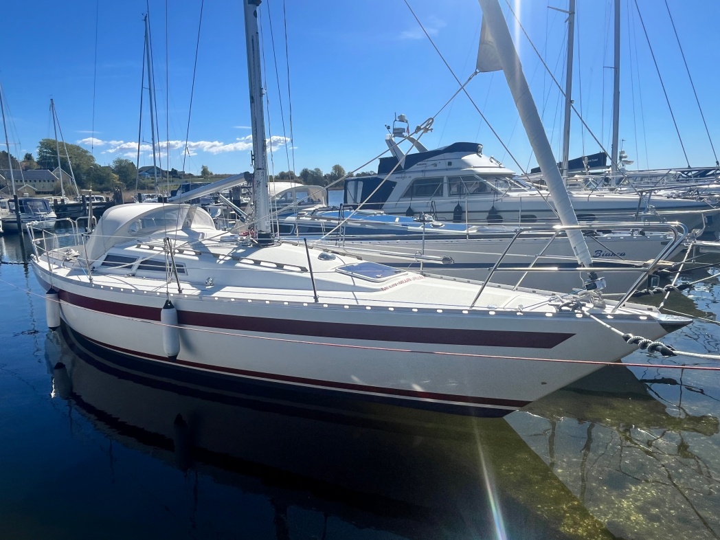 Contrast 33 for sale. More info at boaters.dk