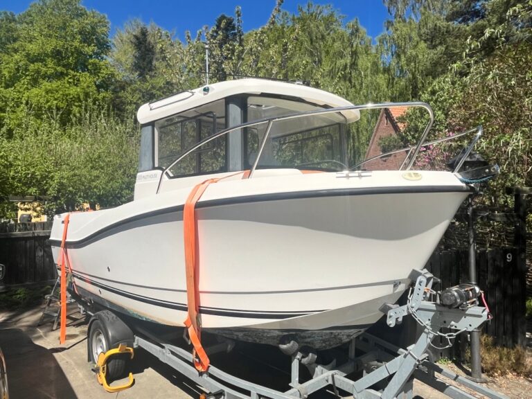 Quicksilver 555 Pilothouse for sale