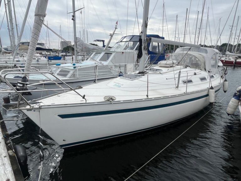 Bavaria 35 Holiday for sale
